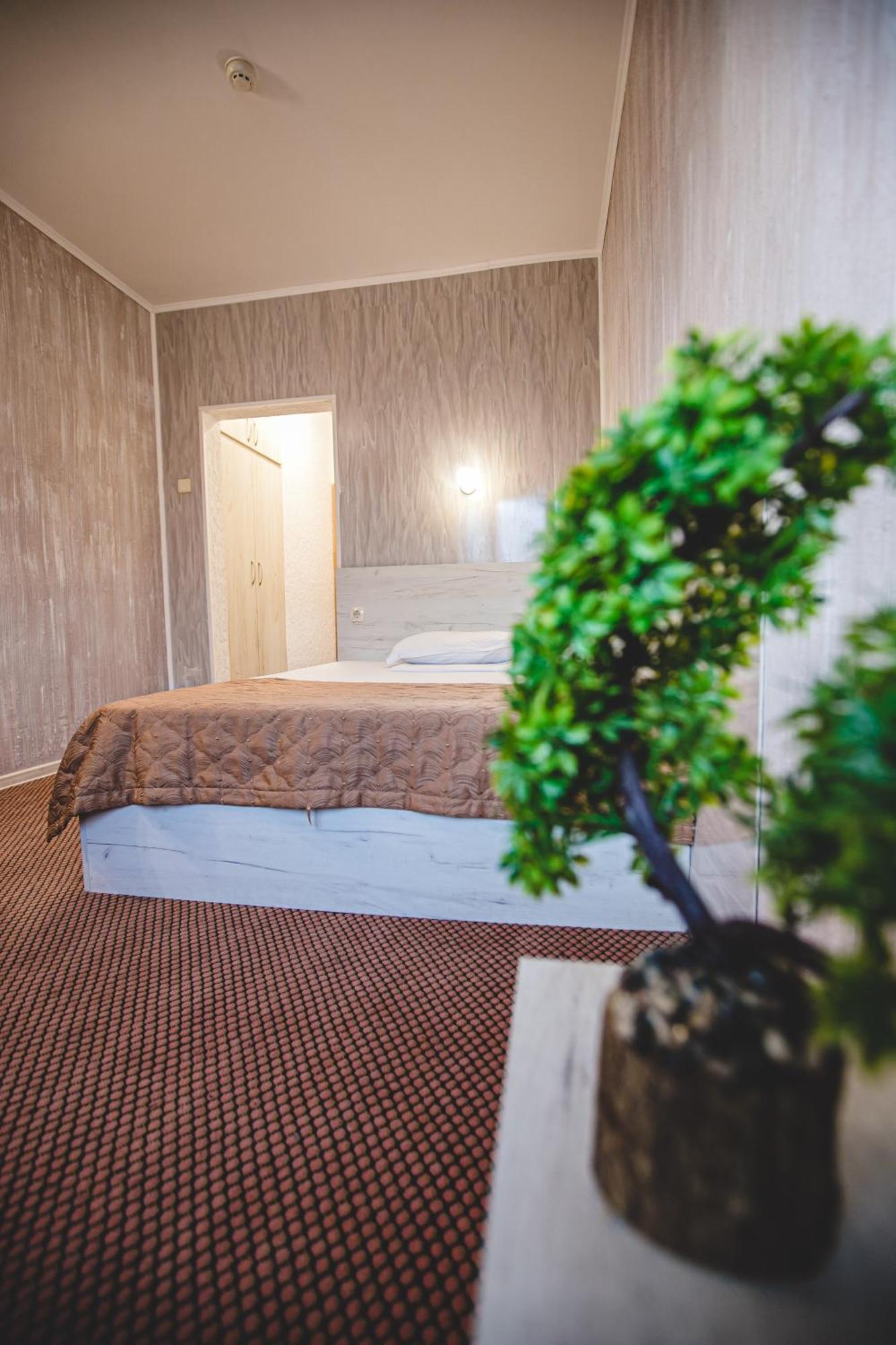Rodopi Hotel Haskovo Exterior photo