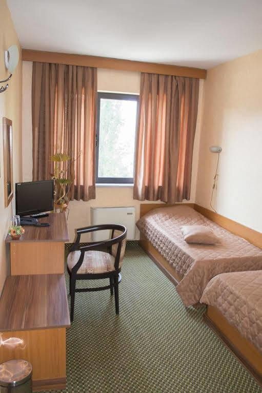 Rodopi Hotel Haskovo Exterior photo